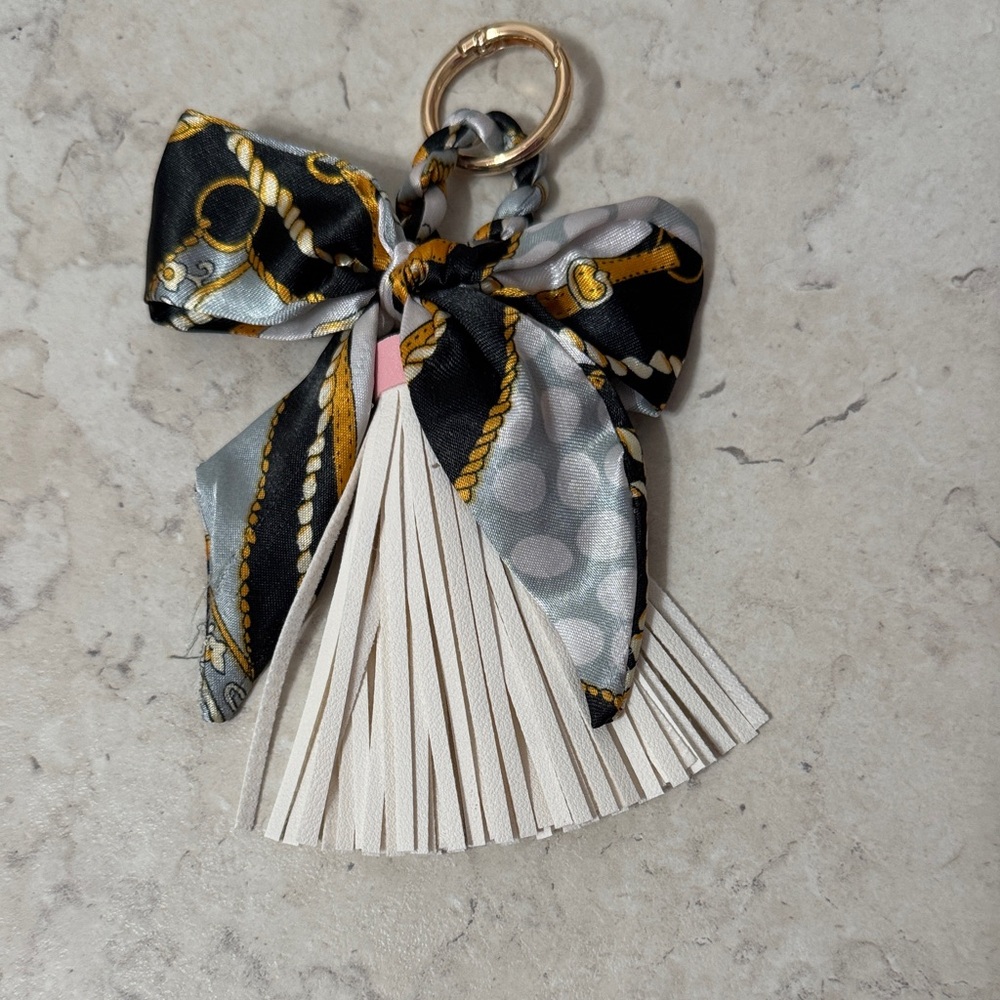 *new* Elegant Bow Bag Charm/Keychain with Tassel